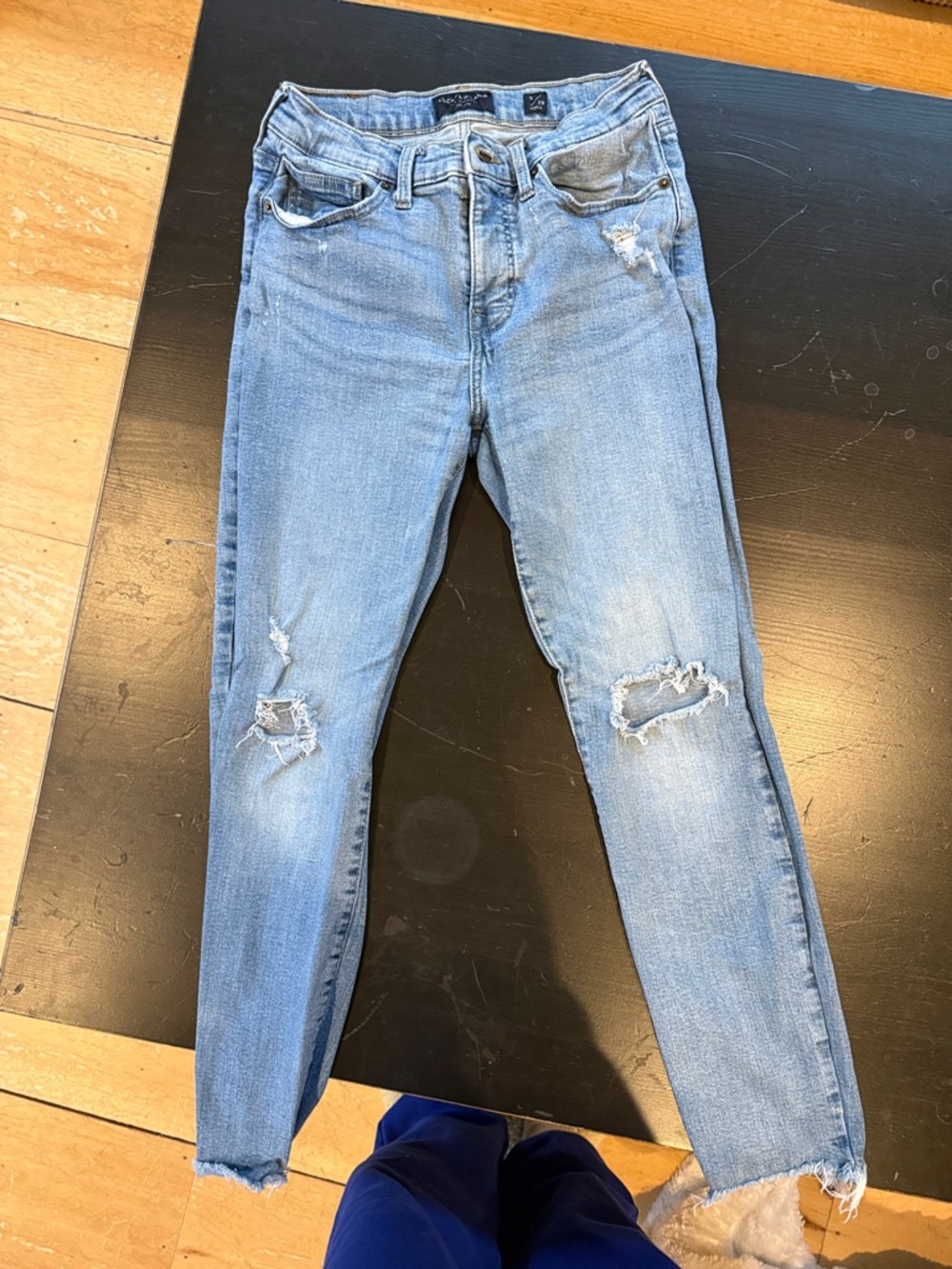 Lucky Brand Light Blue Ankle Jeans